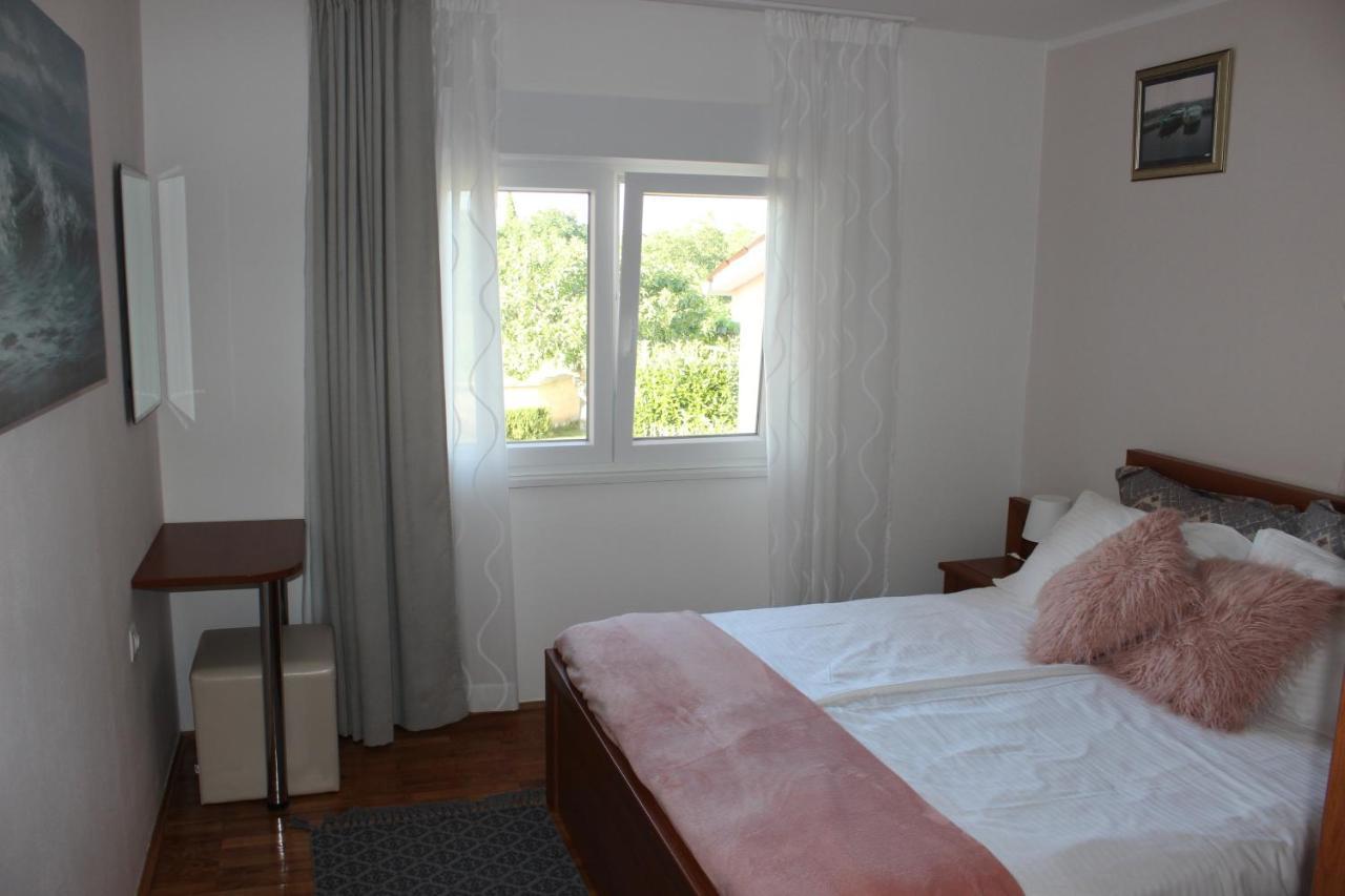Apartments With A Parking Space Valbandon, Fazana - 7296 Stinjan ภายนอก รูปภาพ