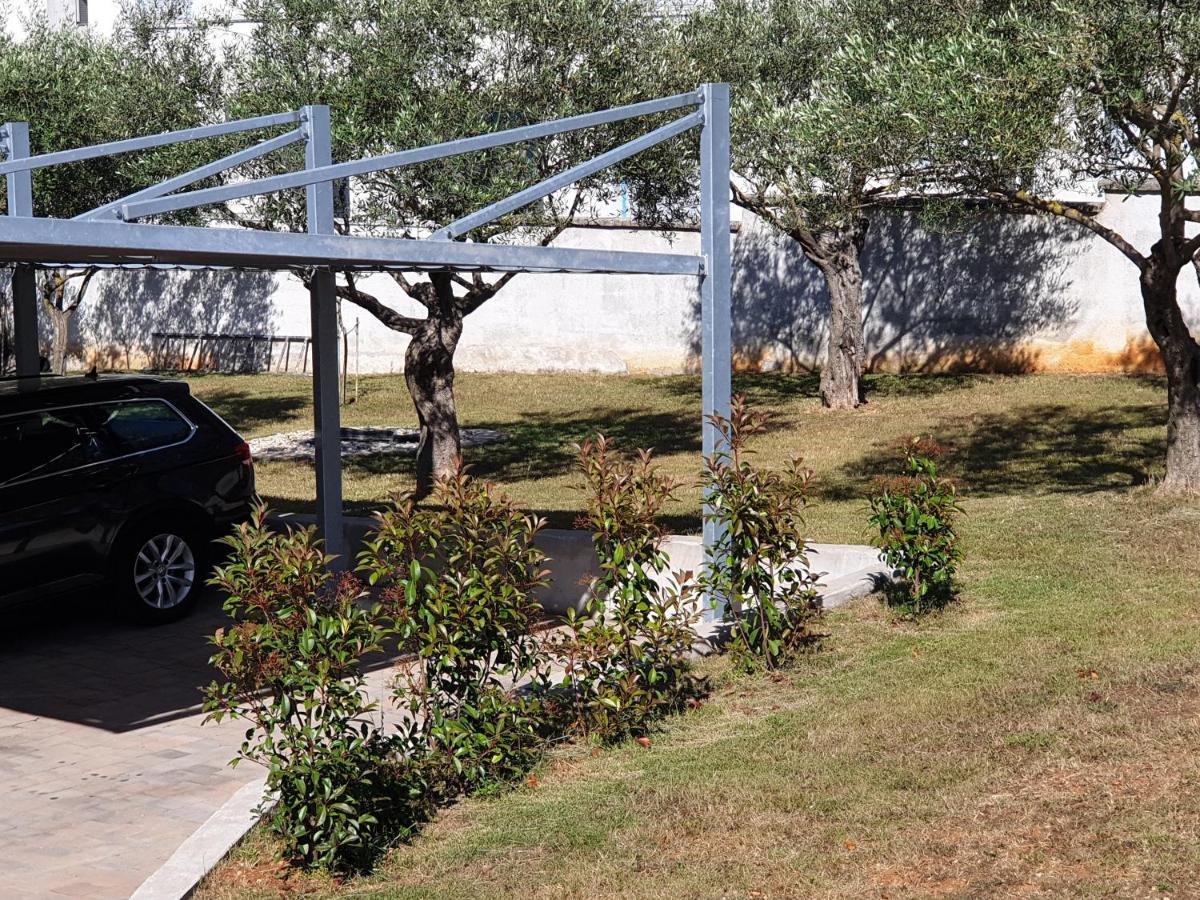 Apartments With A Parking Space Valbandon, Fazana - 7296 Stinjan ภายนอก รูปภาพ