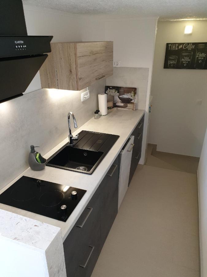 Apartments With A Parking Space Valbandon, Fazana - 7296 Stinjan ภายนอก รูปภาพ
